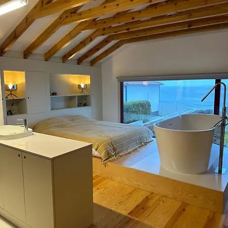 Almoxarife House * Praia do Almoxarife