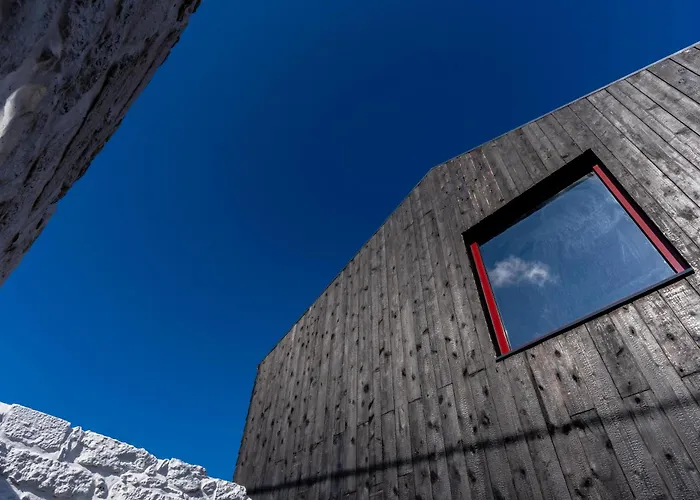 Almoxarife House * Praia do Almoxarife